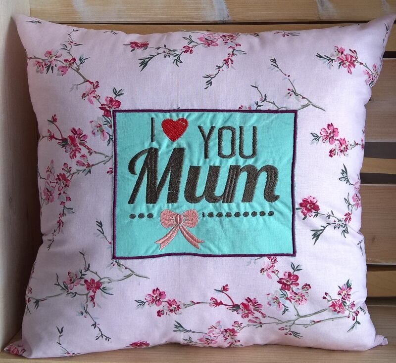 Μαξιλάρι φλοράλ "I Love Mum"