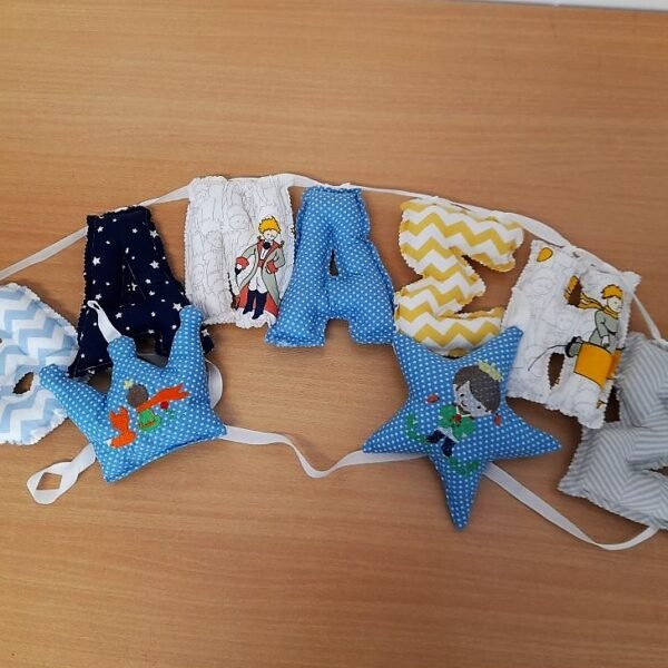 Υφασμάτινα Γράμματα Θανάσης με στολίδι Κορώνα